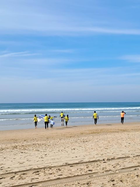 lisbon-surfing-lesson-on-costa-de-caparica-beach