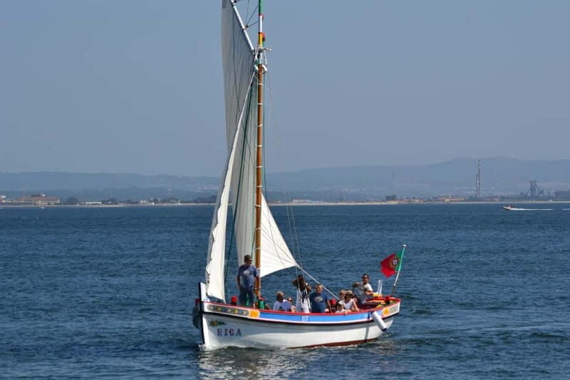 Lisbon: Tagus Cruise on Historic 1895 Boat with Drinks - What to Expect on the Cruise