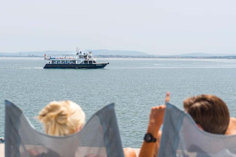 Lisbon: Tagus River New Year's Cruise with Live DJ - Pricing and Value