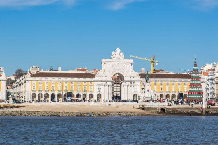 lisbon-tagus-river-yellow-boat-cruise