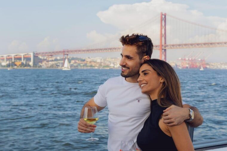lisbon-tejo-river-cruise-with-cabrio-ship