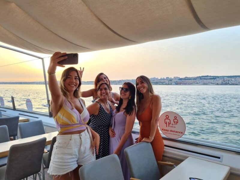 lisbon-tejo-river-sunset-cruise-with-welcome-drink