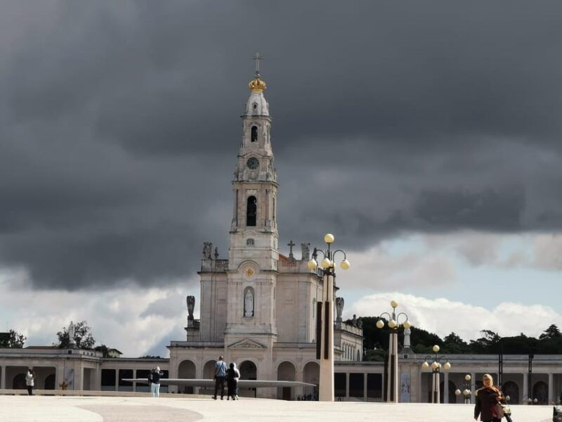 lisbon-to-fatima-nazare-and-obidos-private-full-day-tour