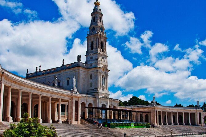 lisbon-to-fatima-obidos-nazare-private-tour