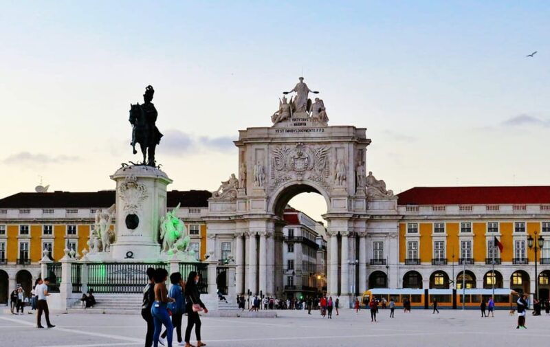 lisbon-to-porto-with-obidos-nazare-fatima-coimbra-aveiro