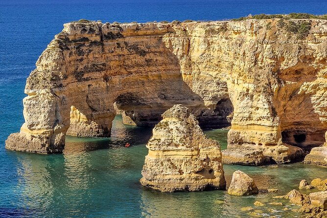 lisbon-to-seville-private-transfer-with-stops-in-algarve