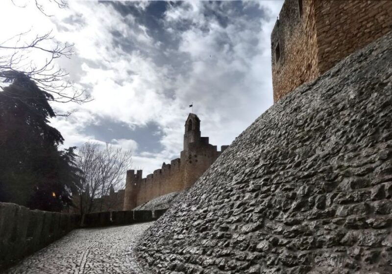 lisbon-tomar-batalha-and-alcobaca-monasteries-tour