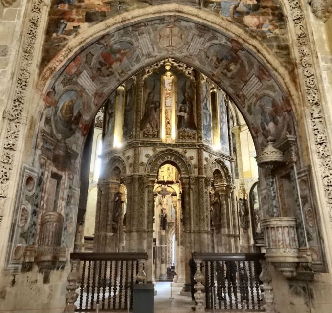 lisbon-tomar-batalha-and-alcobaca-monasteries-tour