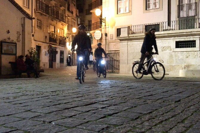lisbon-tour-by-night-with-electric-bikes