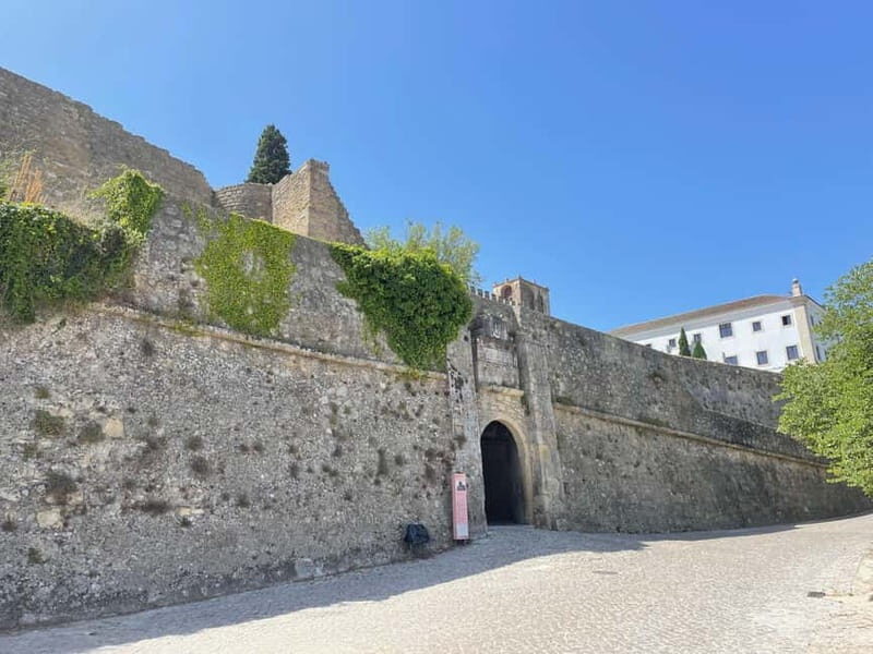 Lisbon: Tour Cristo Rei, Setúbal, Arrábida, Azeitão, Palmela - FAQs