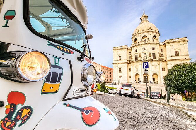 lisbon-tour-oldtown-viewpoints-on-a-tuktuk