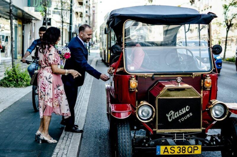 lisbon-tour-on-board-a-classic-tuk
