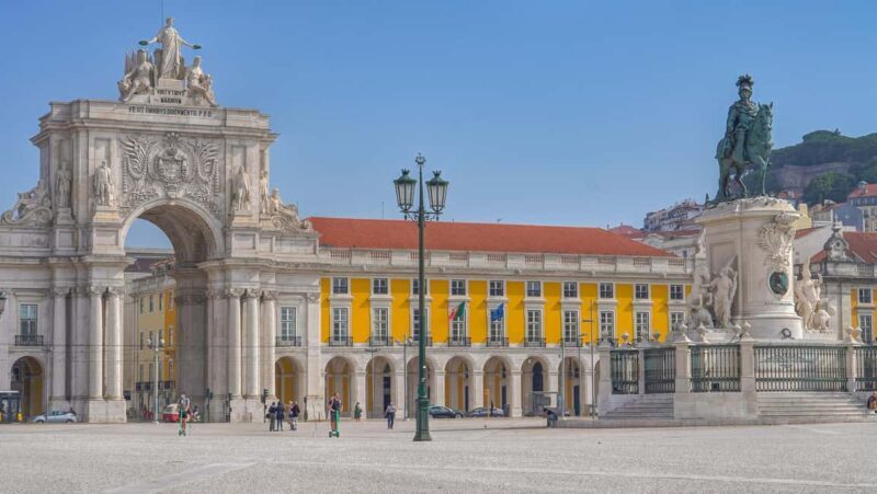 Lisbon Tour: Walled City, Alfama & 3 Viewpoints - Exploring Lisbon’s Historic Heart