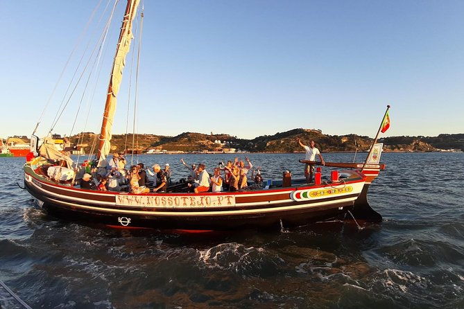 lisbon-traditional-boats-guided-sightseeing-cruise