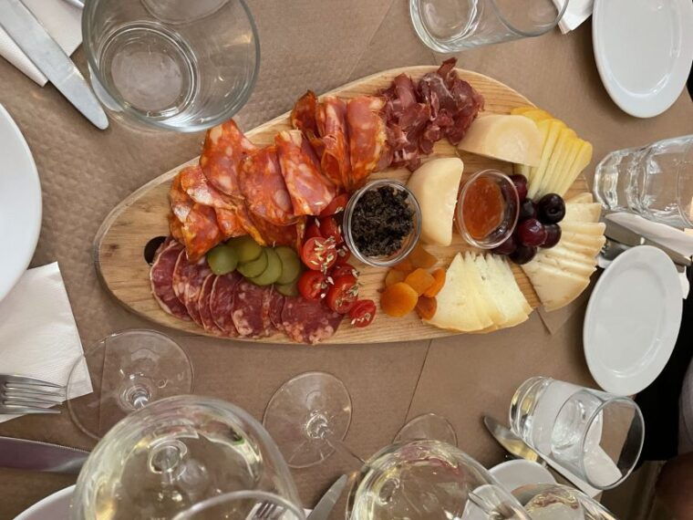 lisbon-traditional-food-tour-with-wine-tasting
