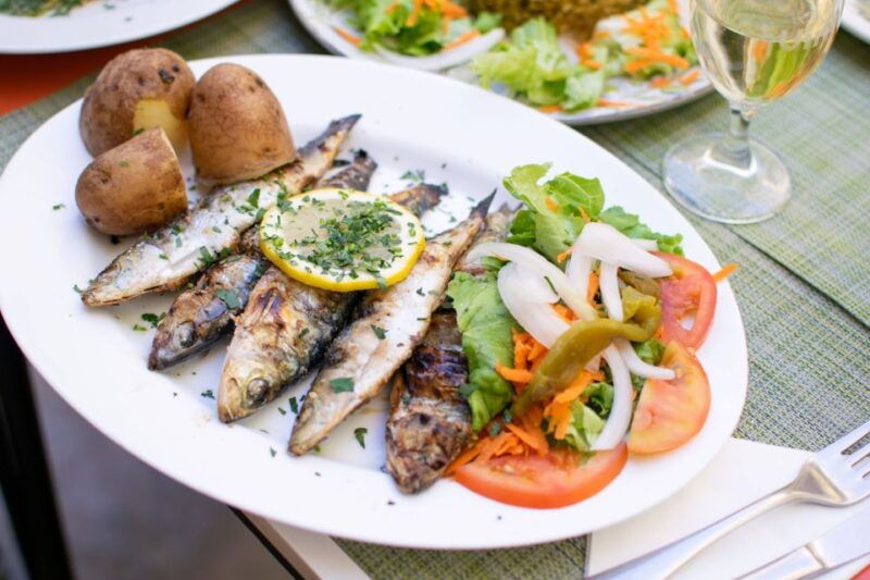 lisbon-traditional-portuguese-food-and-sightseeing-tour