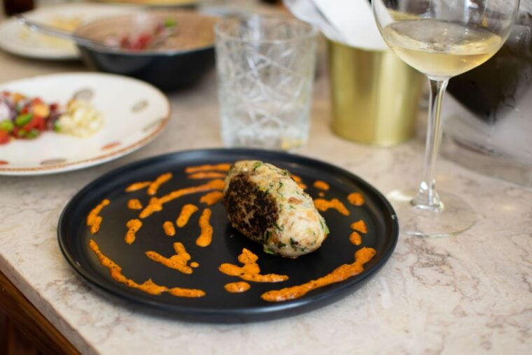 lisbon-traditional-portuguese-food-and-sightseeing-tour