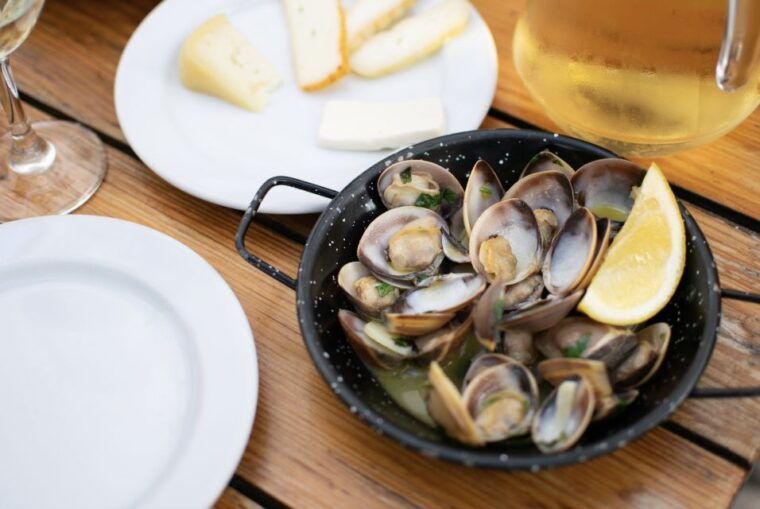 lisbon-traditional-portuguese-food-and-sightseeing-tour