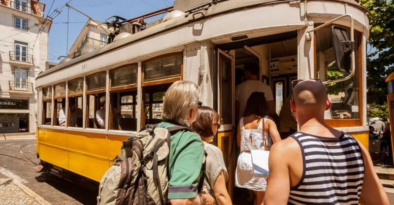 lisbon-tram-no-28-ride-walking-tour