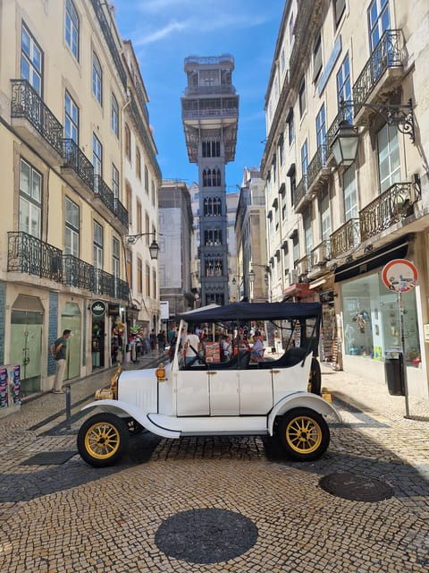 lisbon-tuk-tuk-2h-tour-lisbon-with-a-old-timer