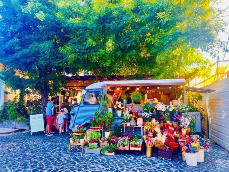 lisbon-tuk-tuk-private-tour-with-free-polaroid-photos