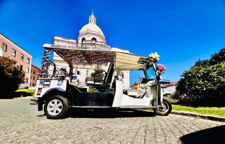 lisbon-tuk-tuk-private-tour-with-free-polaroid-photos