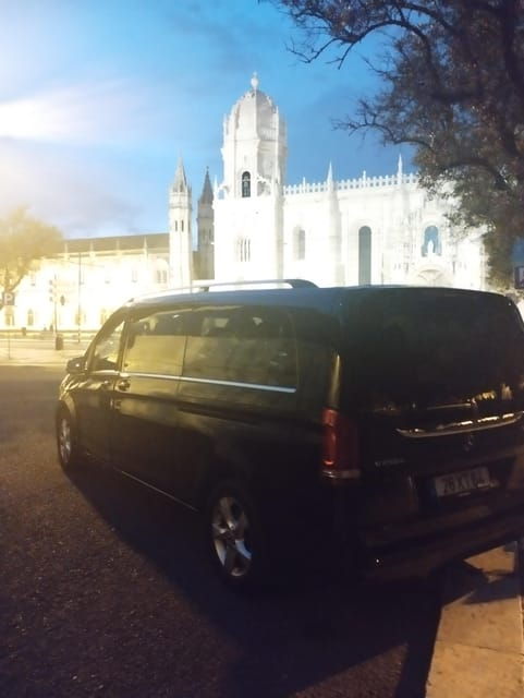 lisbon-tuk-tuk-tour-cascais-tour-and-dinner-all-in-one