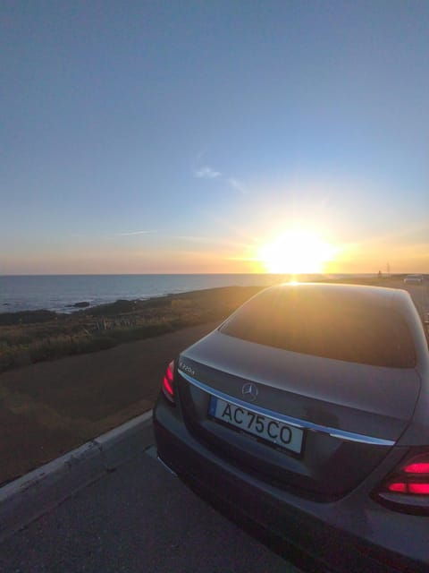 lisbon-tuk-tuk-tour-cascais-tour-and-dinner-all-in-one