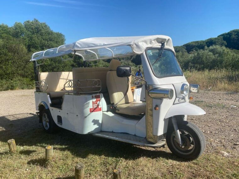 lisbon-tuk-tuk-tour-with-wine-and-tapas-tasting