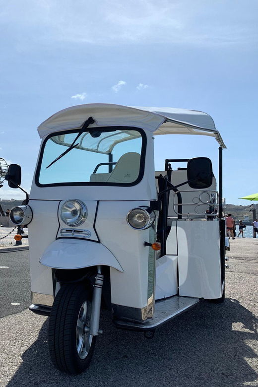 lisbon-tuktuk-tour-smooth-fun-best-instagram-spots