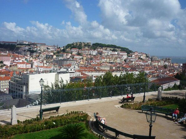 lisbon-viewpoints-tuk-tuk-tour