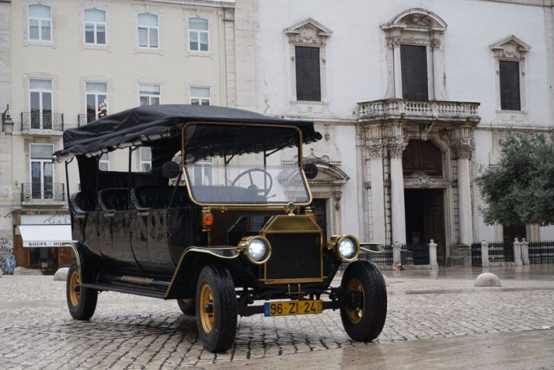 lisbon-vintage-vehicle-replica-private-tour