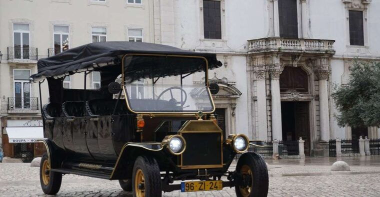 lisbon-vintage-vehicle-replica-romantic-private-tour