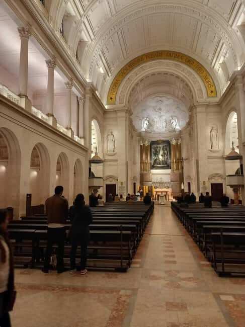 Lisbon - Visit Fátima, Batalha, Nazaré, and Óbidos - Frequently Asked Questions