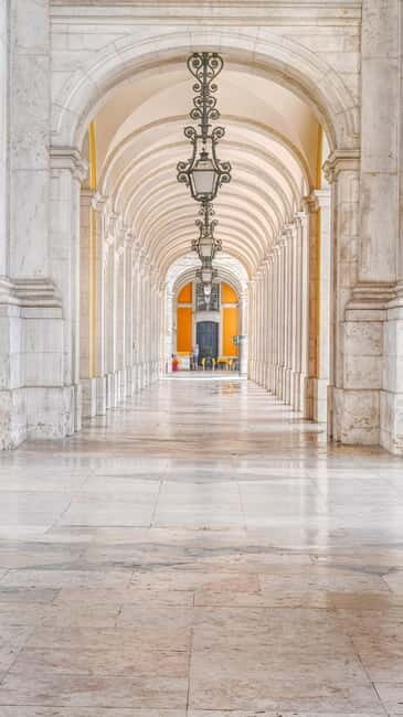 Lisbon Walk: Old Quarter, Hidden Walls & Stunning Views - What Sets This Tour Apart?