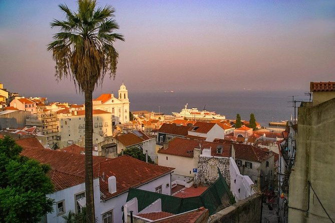 lisbon-walking-tour-with-locals