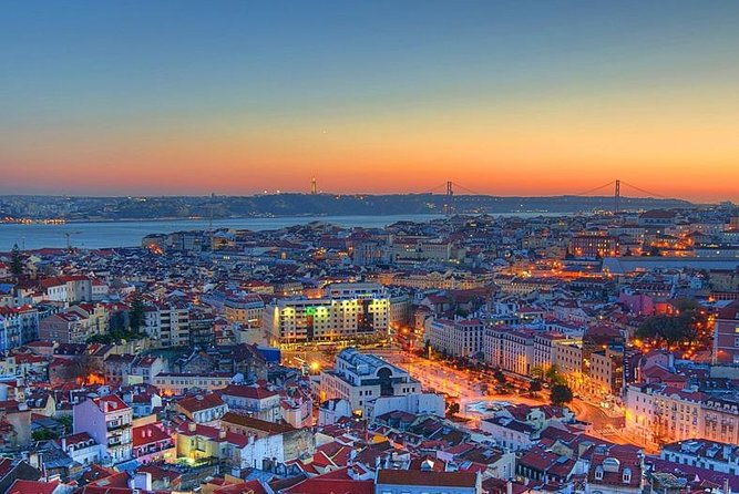 lisbon-walking-tour-with-locals