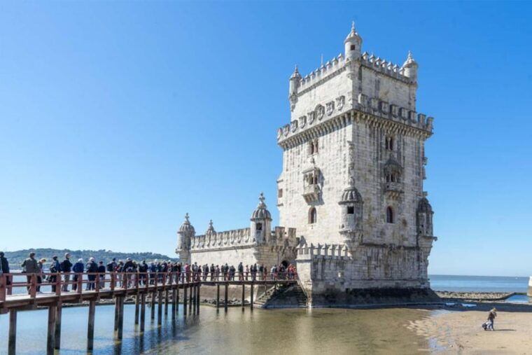 lisbonhalf-day-guided-tuk-tuk-tour-oldtown-citycenter-belem