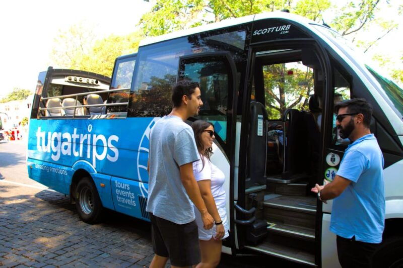 lisbonpanoramic-bus-sintra-pena-regaleira-cap-roca-tour