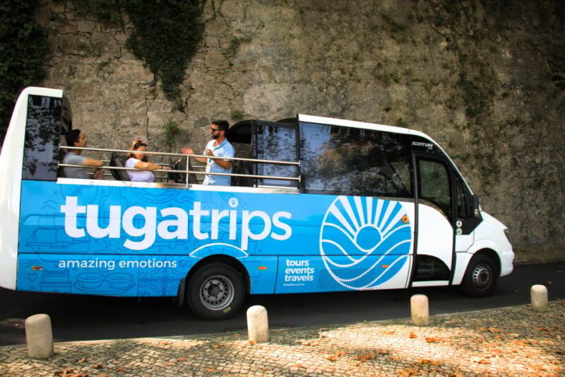 lisbonpanoramic-bus-sintra-pena-regaleira-cap-roca-tour