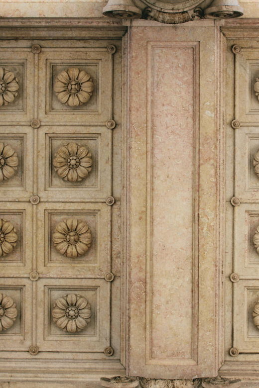 lisbons-roots-tuk-tuk-experience-throuth-the-old-lisbon