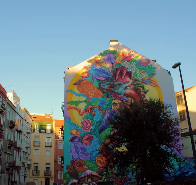 lisbons-roots-tuk-tuk-experience-throuth-the-old-lisbon