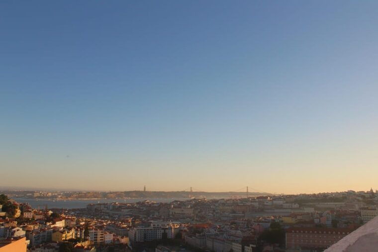 lisbons-roots-tuk-tuk-experience-throuth-the-old-lisbon