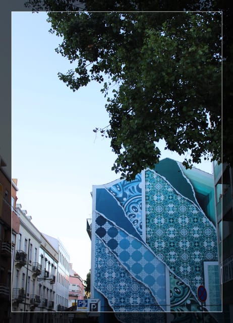 lisbons-roots-tuk-tuk-experience-throuth-the-old-lisbon