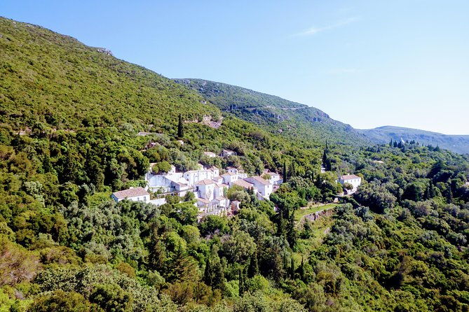 lisbons-south-sights-wine-private-tour