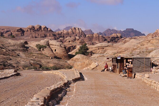 Literary tourism experience in Petra - Key Points