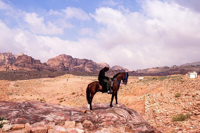 Literary tourism experience in Petra - The Sum Up