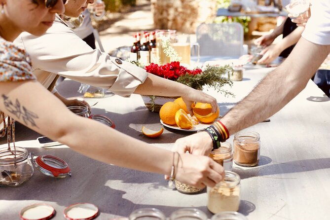 live-an-experience-among-orange-trees-in-huerto-ribera