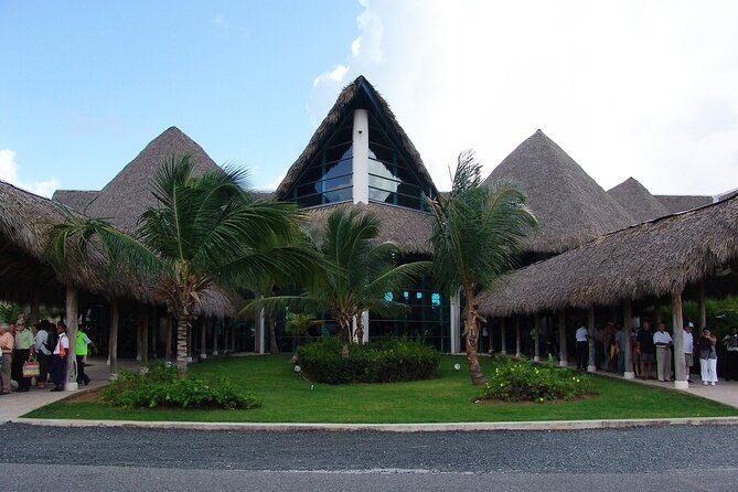 live-aqua-beach-resort-punta-cana-round-trip-shuttle-punta-cana-airport