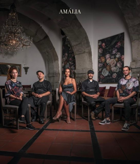 live-fado-show-in-a-restaurant